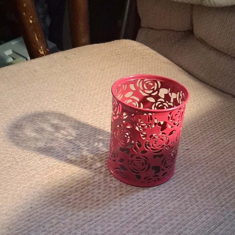 Rose Cutout Metal Pen/pencil Holder - Pink